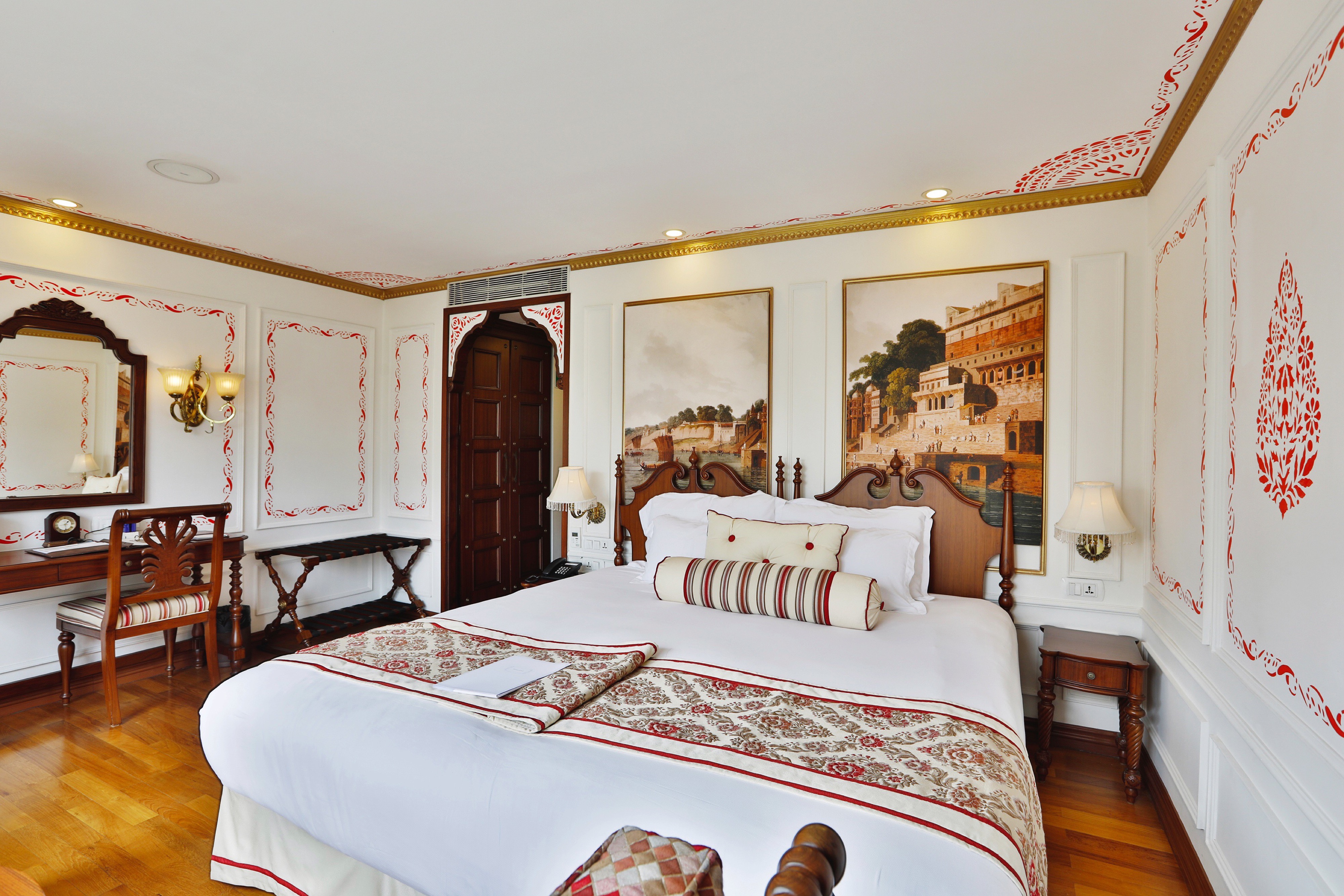 Colonial Suite